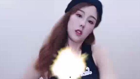 美女主播做家务,展现生活另一面